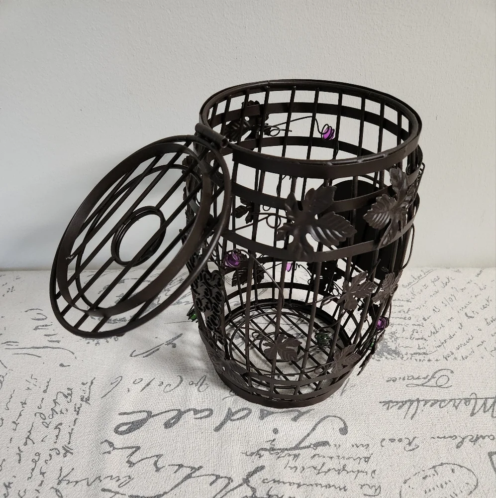 Metal Caged Barrel Cork Holder